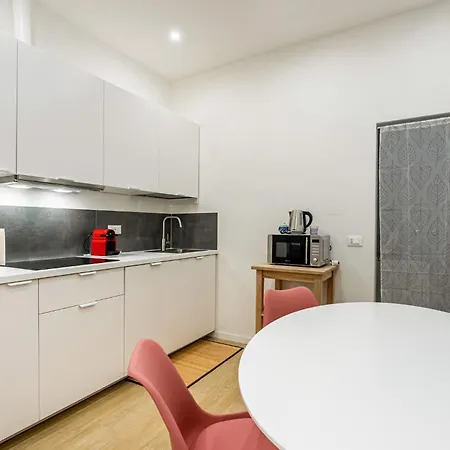 Guesthost - Giardino Della Fortezza Modern X6 With Patio Apartment *