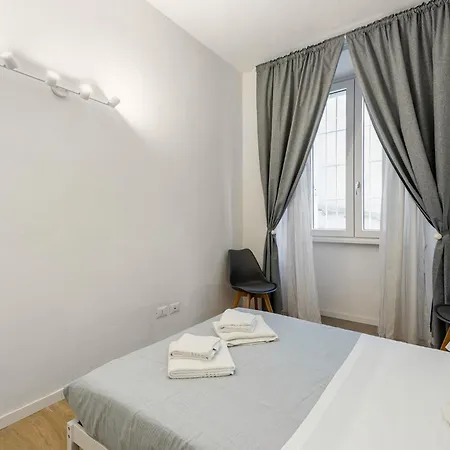 Guesthost - Giardino Della Fortezza Modern X6 With Patio Apartment