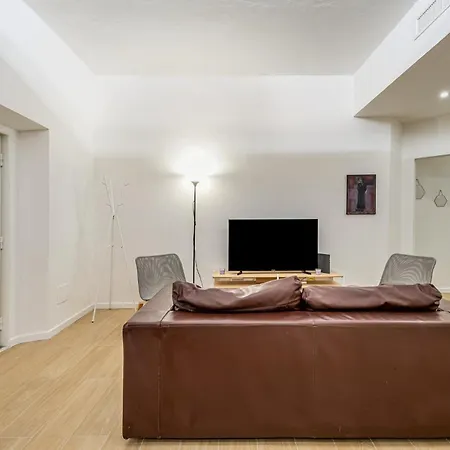 Guesthost - Giardino Della Fortezza Modern X6 With Patio *