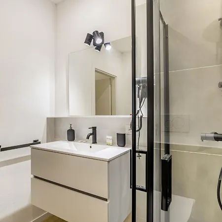 Guesthost - Giardino Della Fortezza Modern X6 With Patio * Florence