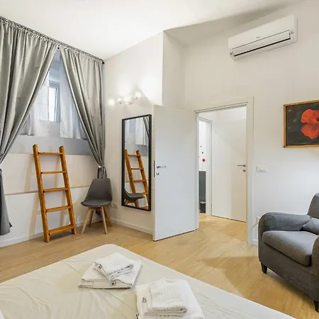 Guesthost - Giardino Della Fortezza Modern X6 With Patio * Florence