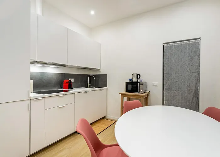 Guesthost - Giardino Della Fortezza Modern X6 With Patio Apartment *