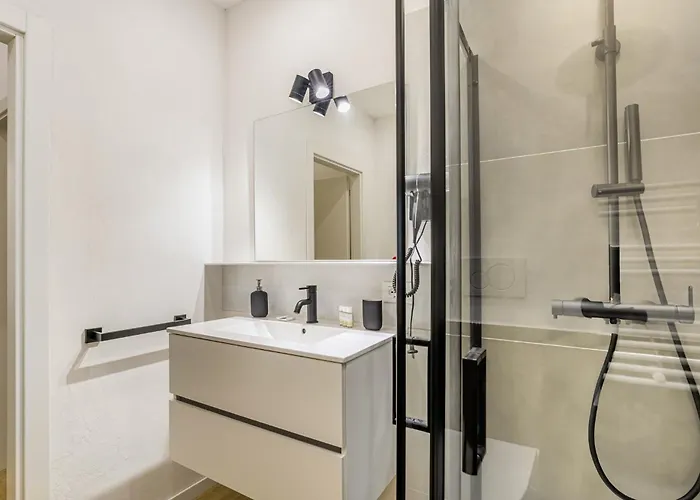 Guesthost - Giardino Della Fortezza Modern X6 With Patio * Florenz