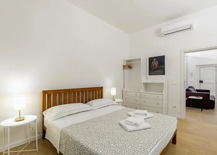 Guesthost - Giardino Della Fortezza Modern X6 With Patio Apartment Florenz
